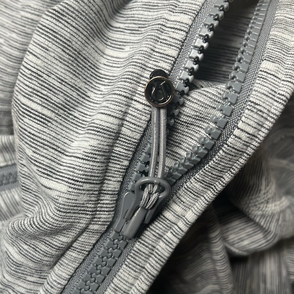 Lululemon define jacket size 10 - Picture 12 of 14